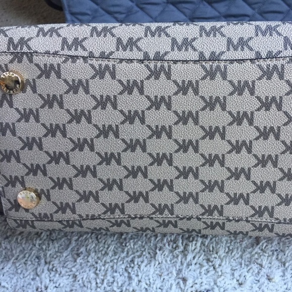 Michael Kors Signature Saffiano Leather Satchel - Picture 6 of 7